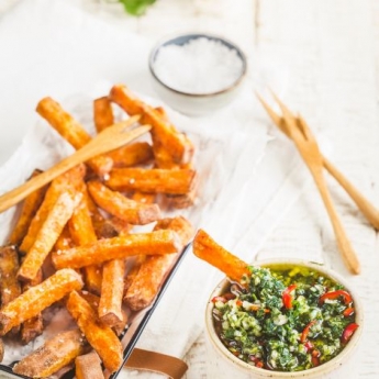 Süßkartoffelpommes mit Chimichurri